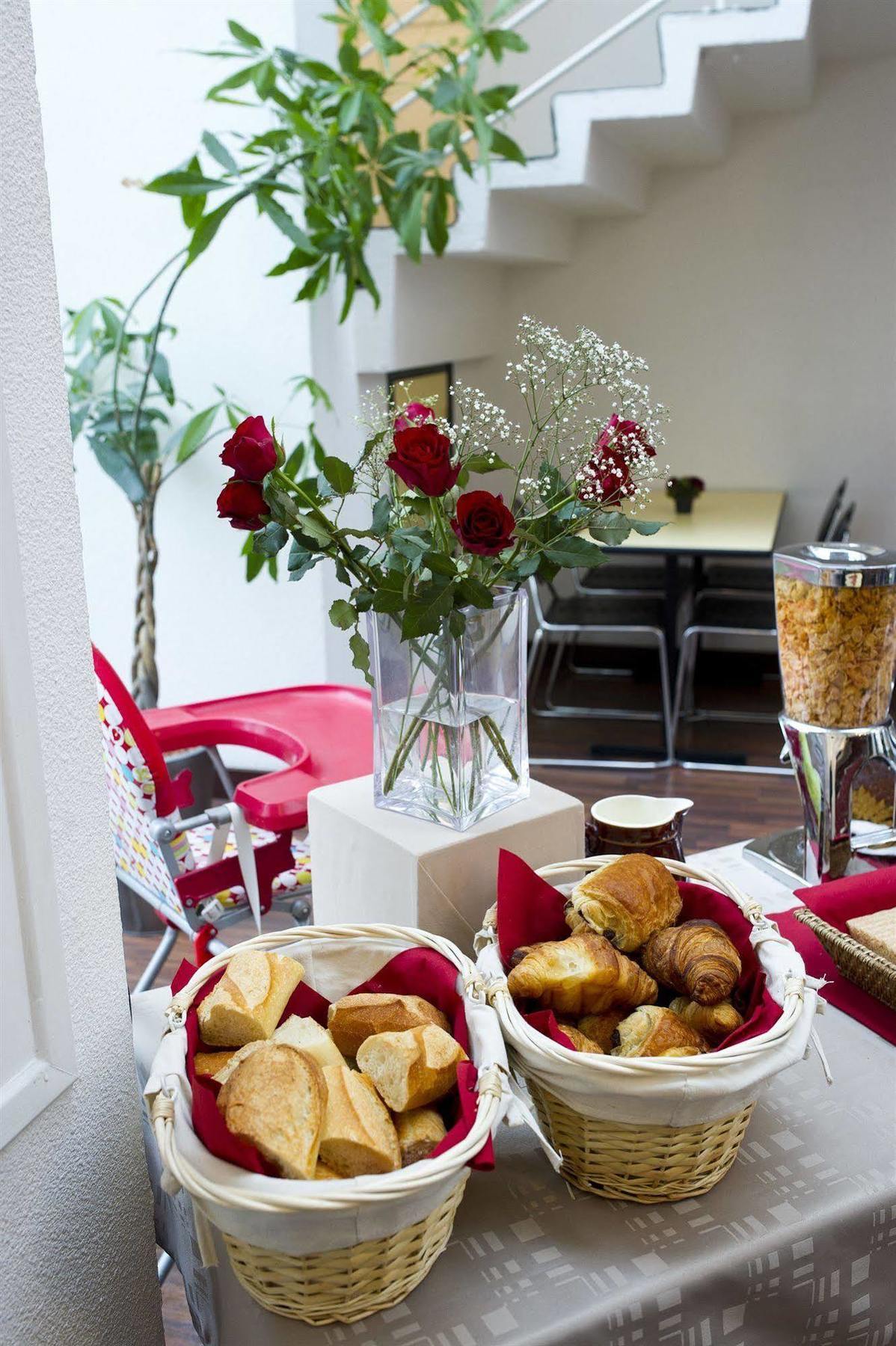 Hotel Cerise Auxerre โมเนโต ภายนอก รูปภาพ