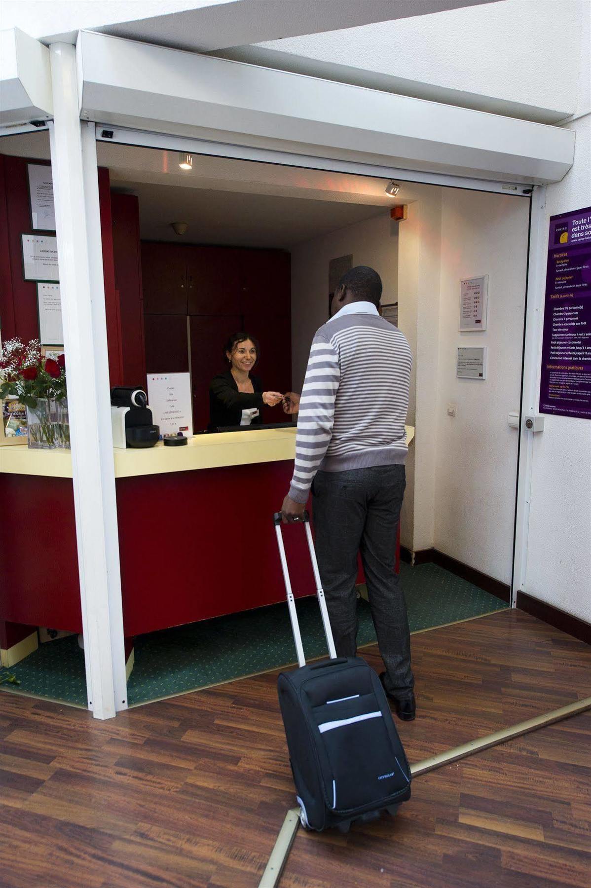 Hotel Cerise Auxerre โมเนโต ภายนอก รูปภาพ